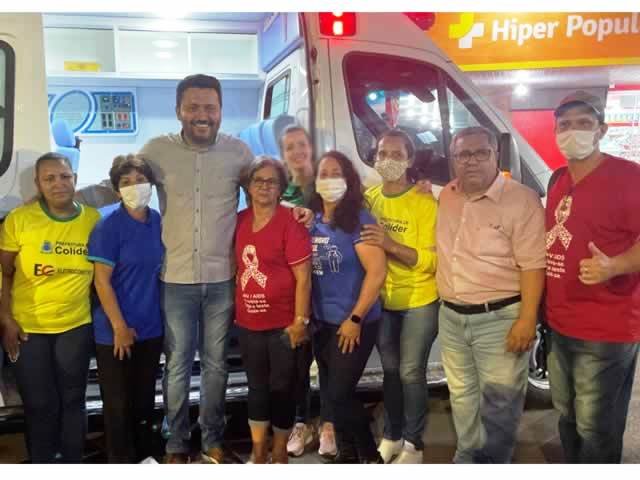Prefeito Maninho e Sec de Saúde Franciano entregam uma ambulância adquirida com recursos próprios. (Vídeo)