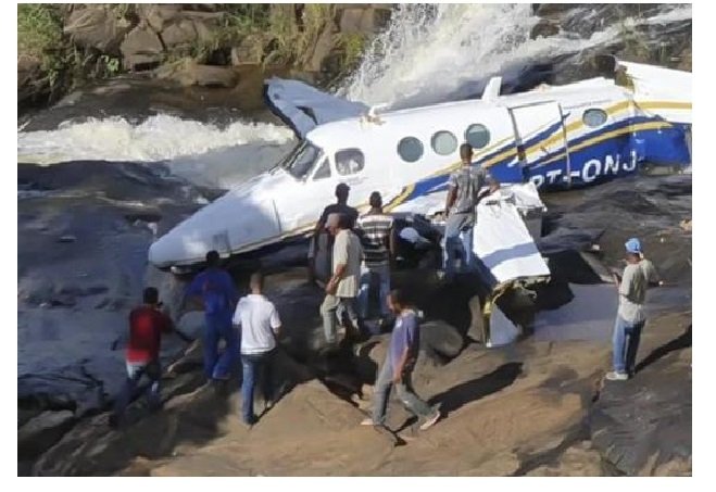 Bombeiros confirmam morte de Marília Mendonça em queda de avião