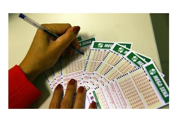 Mega-Sena, concurso 2.426: ninguém acerta as 6 dezenas e prêmio vai R$ 90 milhões