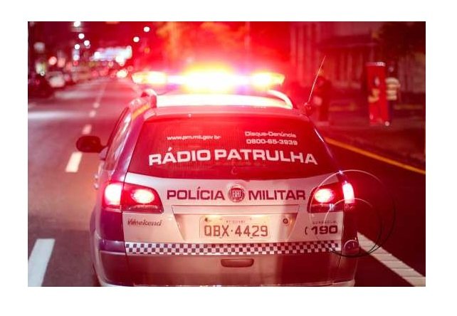 Homem é executado com vários tiros de fuzil em tabacaria