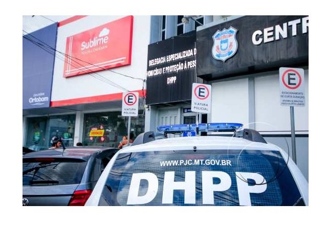 Corpo de homem é encontrado com marcas de tiro e sem calças