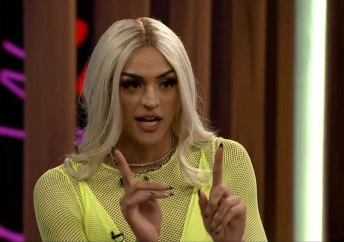 Pabllo Vittar desmente boatos de que vai deixar Brasil