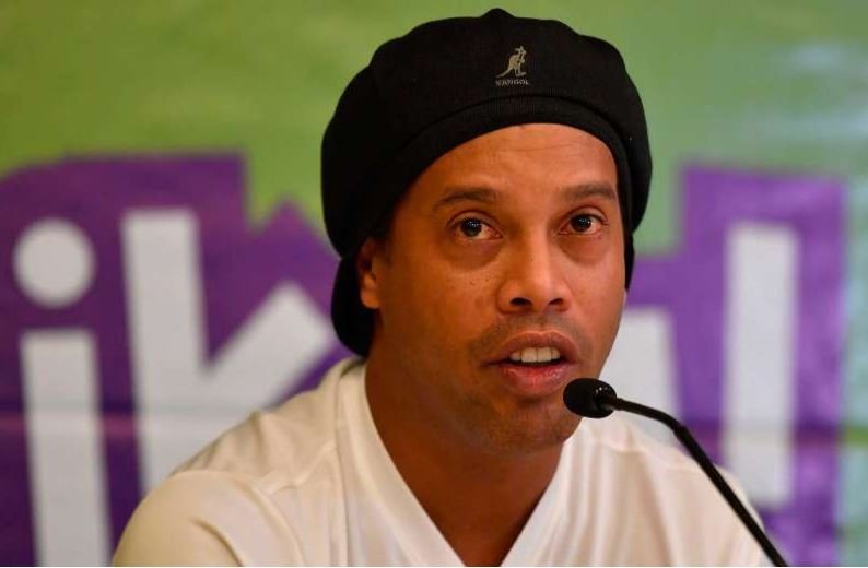 Ministério Público apreende veículos de luxo e obra de arte em casa de Ronaldinho em Porto Alegre