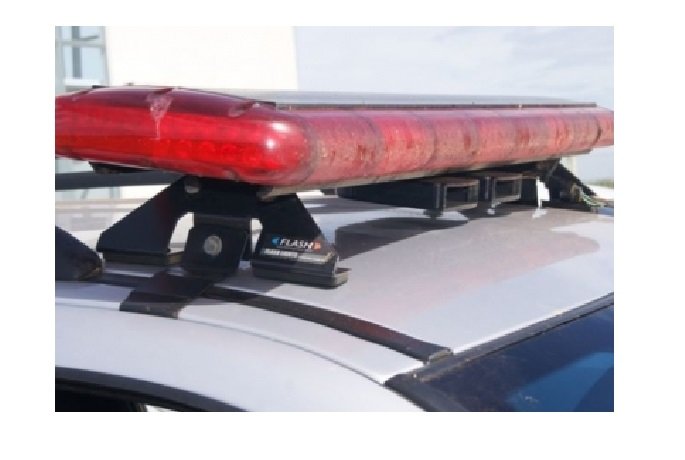 Mulher tem ataque de fúria e incendeia carro do namorado