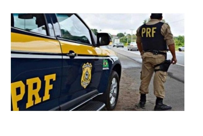 Gol fura barreira policial a 150 km/h; PRF atira em carro
