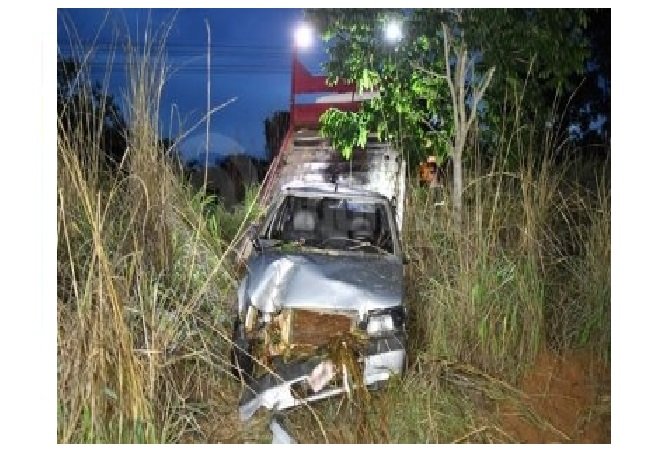 Motorista capota carro e morre após recusar ajuda