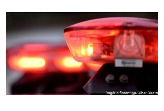 Dono de bar, idoso de 72 anos tenta matar clientes com golpes de faca