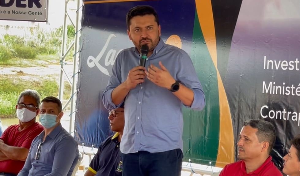Prefeito Maninho lança obra de urbanização do Lago 03 de Colíder. (Vídeo)