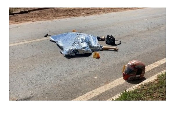 Gêmeas são atropeladas por caminhão e uma delas morre esmagada