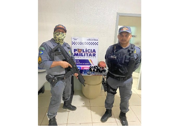 Bandidos assaltam loja de móveis em Novo Mundo; PM faz cerco neste momento em mata.