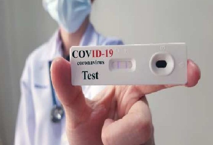 Professores estaduais entram em alerta com casos de covid-19 nas escolas