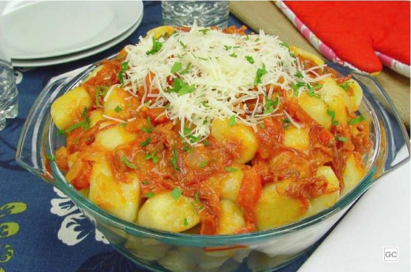 Nhoque de mandioca com carne-seca