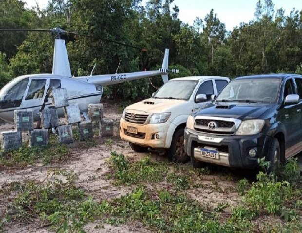 Forças de segurança apreendem helicóptero com mais de 324kg de cocaína
