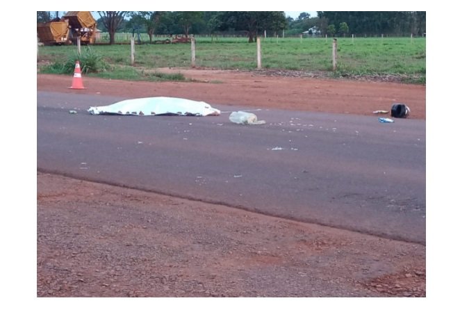 Mulher morre atropelada ao cair de moto conduzida por piloto embriagado