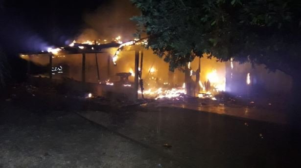 Residência é totalmente destruída pelo fogo em Sinop