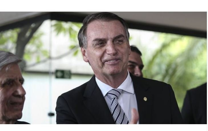 Bolsonaro parabeniza o Palmeiras pelo título de campeão brasileiro