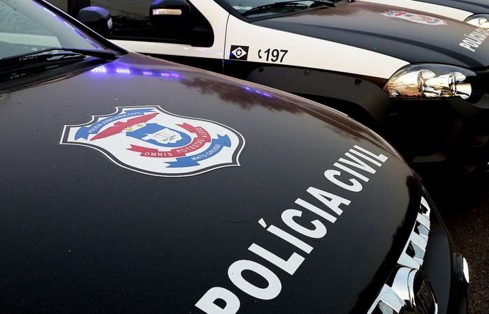 Mulher que forjou sequestro para vender camionete e receber seguro é presa em flagrante pela Polícia Civil