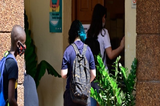 Mais de 180 professores e profissionais da educação morreram de Covid-19 em MT