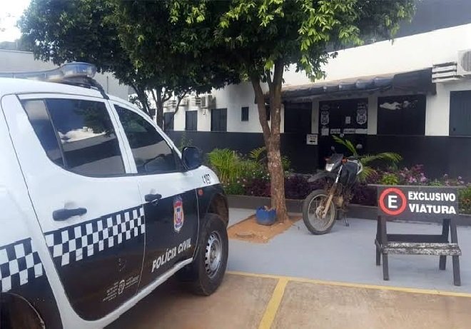 Homem denuncia ex-namorada por ameaça, após ela não deixá-lo em paz e espancar sua mãe