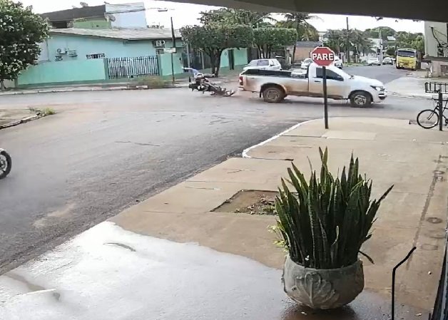 Mulher fica ferida após bater Bros em S10