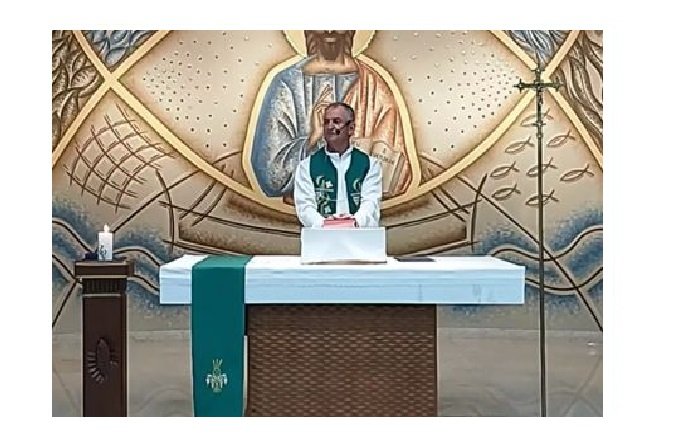 MPE quer que padre e Diocese sejam multados por homofobia em missa