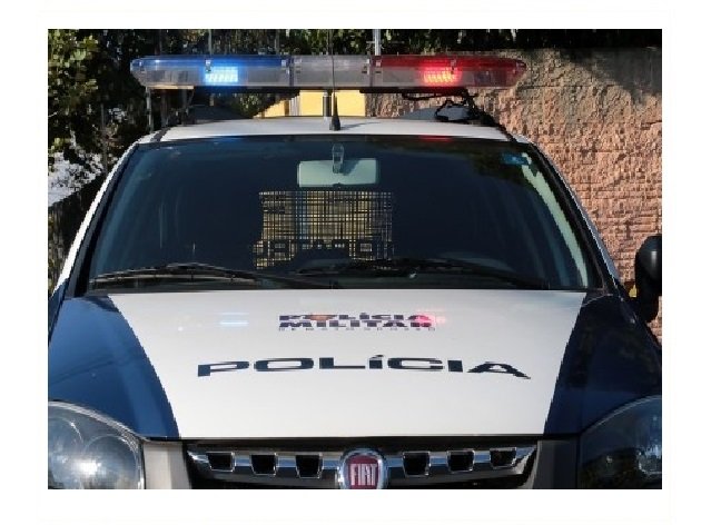 Mulher acorda nua em terreno baldio e acredita ter sido vítima do 'boa noite Cinderela