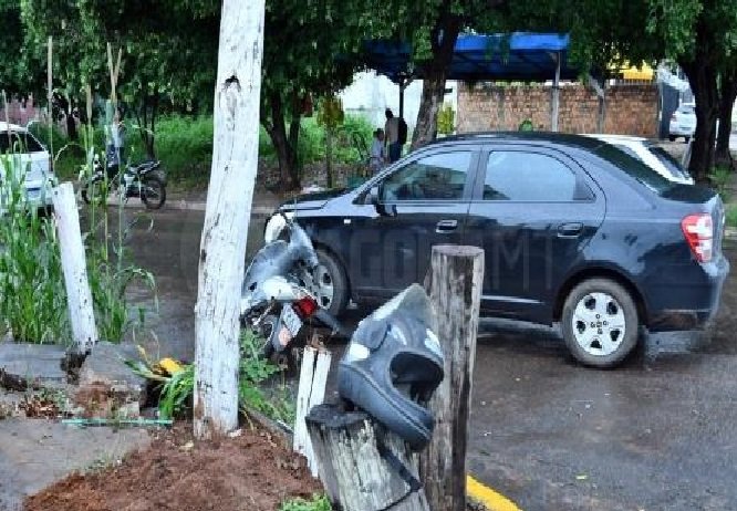 Homem tem crânio rachado após bater moto em Colbat