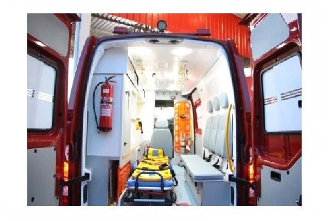 Carro corta preferencial de moto e provoca acidente. Mulher fica ferida