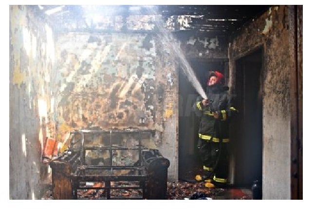 Sala de residência fica destruída por incêndio no interior de MT