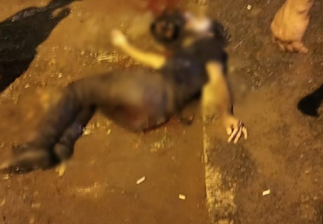 Jovem fica gravemente ferido após ser atingido por cerca de 6 tiros