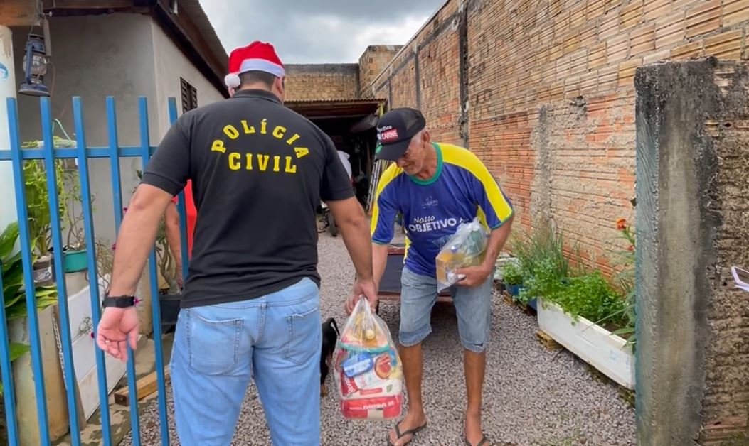 PJC de Colíder realizou a entrega de cestas básicas para população carente. (Video)