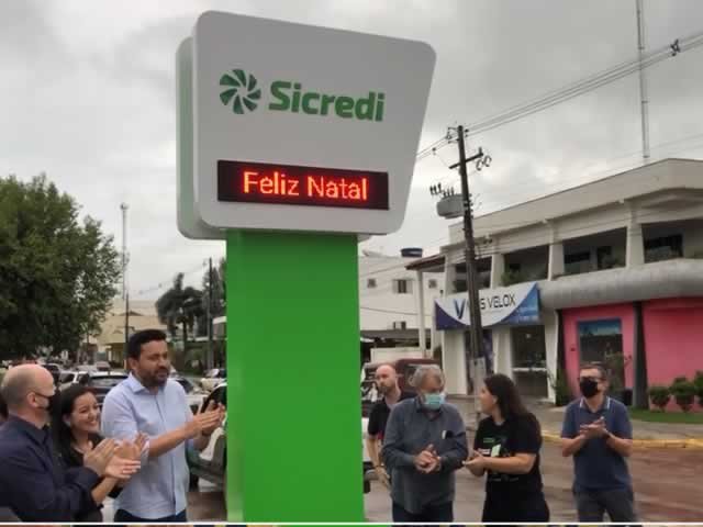Inaugurado nesta tarde em Colíder, o relógio do Sicredi no centro da cidade.