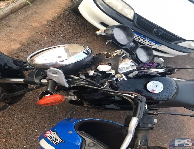 Homem é socorrido em estado grave após colisão entre motocicletas
