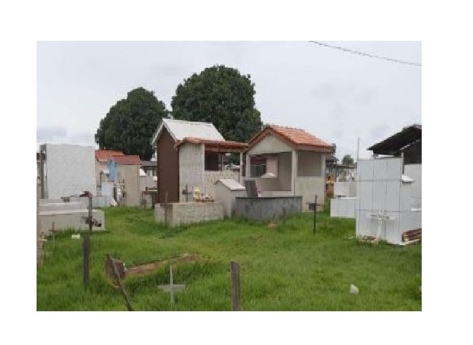 Coveiro encontra corpo de homem com crânio esmagado em cemitério