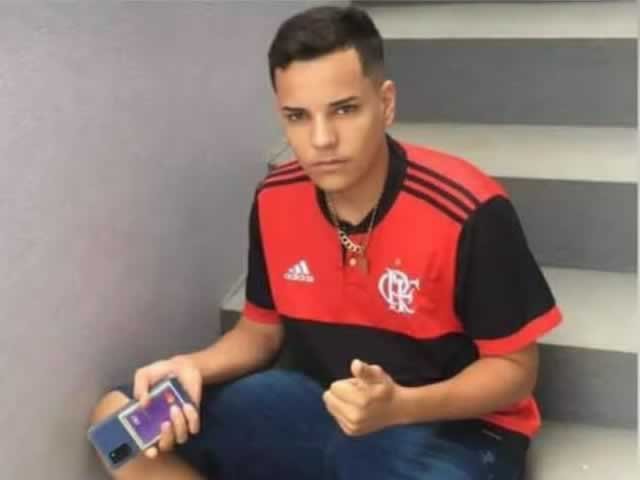 Família está desesperada à procura de adolescente em Colíder.