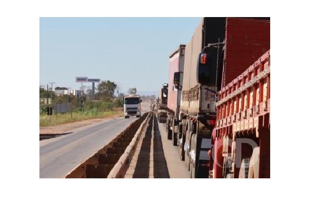 Tráfego de automóveis na BR-163 em MT deve aumentar até 22% nesta sexta-feira