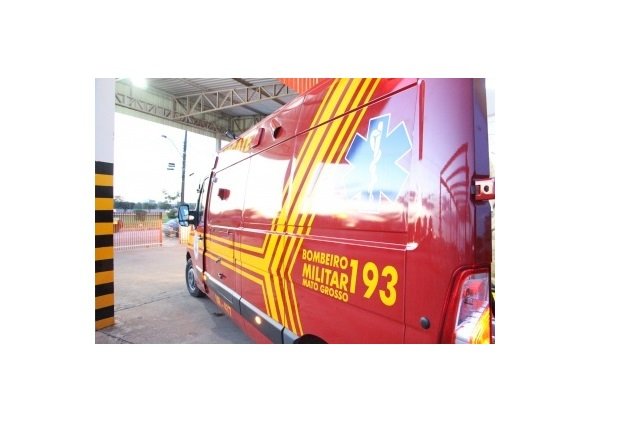 Bombeiros controlam princípio de incêndio em sorveteria