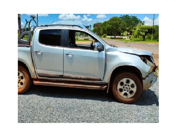 Policiais trocam tiros com criminosos e recuperam S10 roubada
