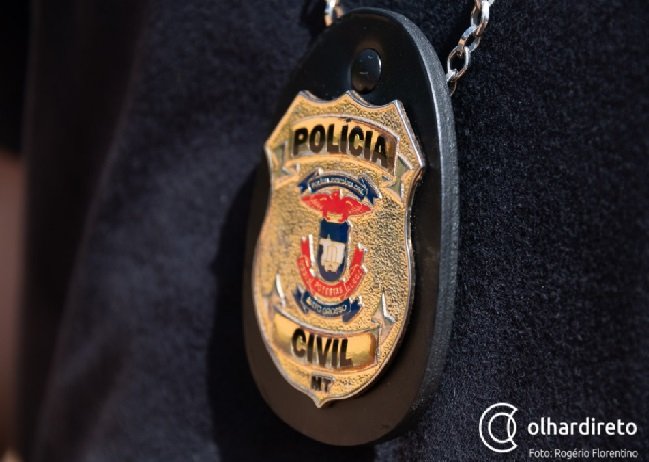 Garota de programa é agredida com corrente por mulher e filha na rua