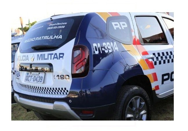 Criminoso desiste de cometer roubo após a vítima constatar que a arma dele era de brinquedo
