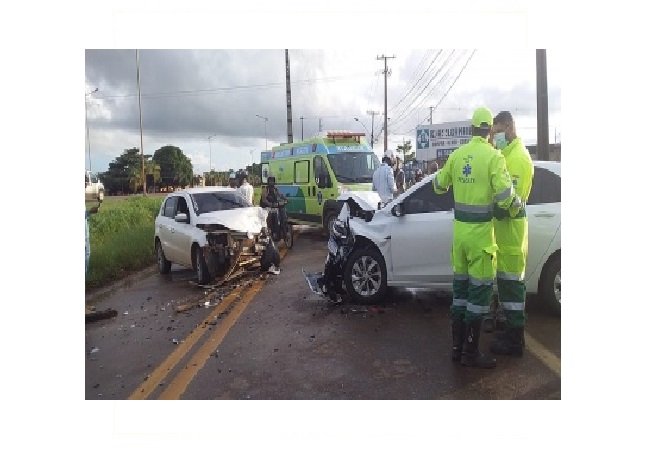 Duas pessoas ficam feridas em acidente com motorista supostamente embriagado