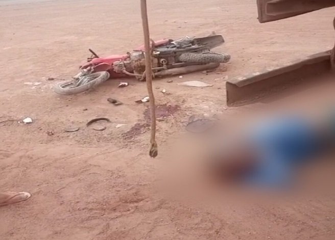 Motociclista de 56 anos morre após bater em traseira de carreta em Guarantã do Norte.