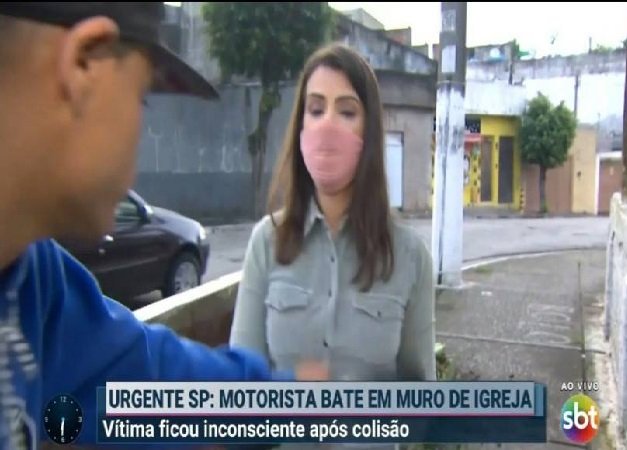 Homem agride jornalista do SBT durante reportagem ao vivo