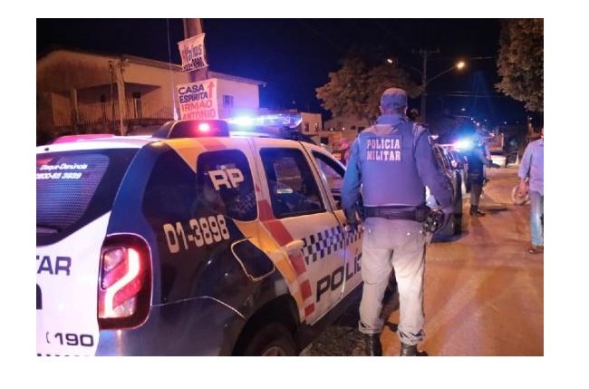Jovem é executado com tiros na cabeça e peito em lanchonete