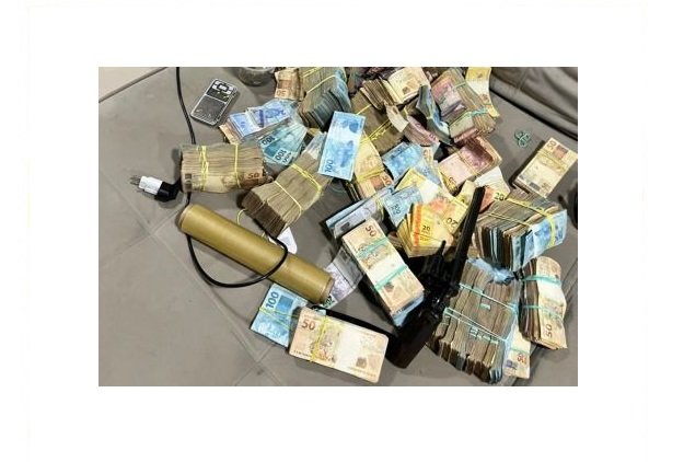 Contador é preso suspeito de ajudar facção a lavar dinheiro