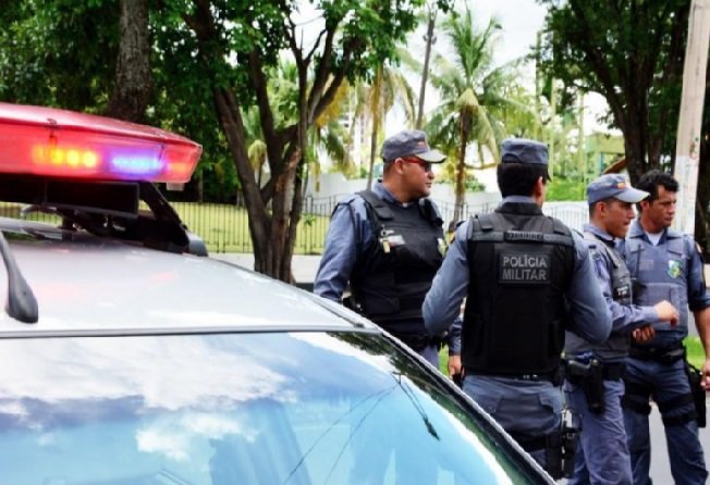 Mãe flagra amigo da família estuprando filha de 14 anos