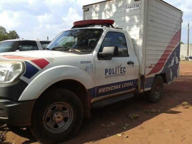 Motorista, de 42 anos, é encontrado morto dentro de cabine de caminhão