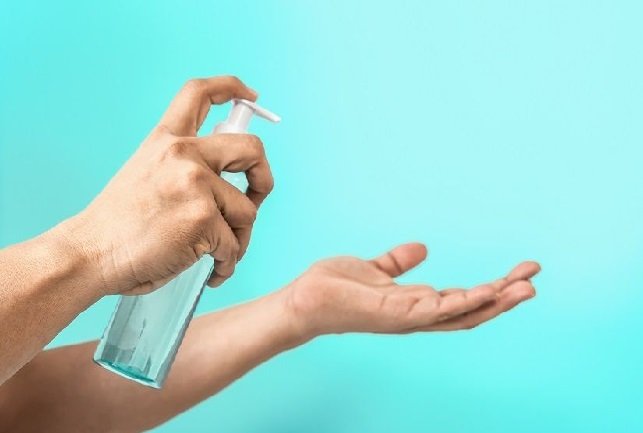 Álcool em gel fará parte do cotidiano da maioria dos brasileiros mesmo após pandemia