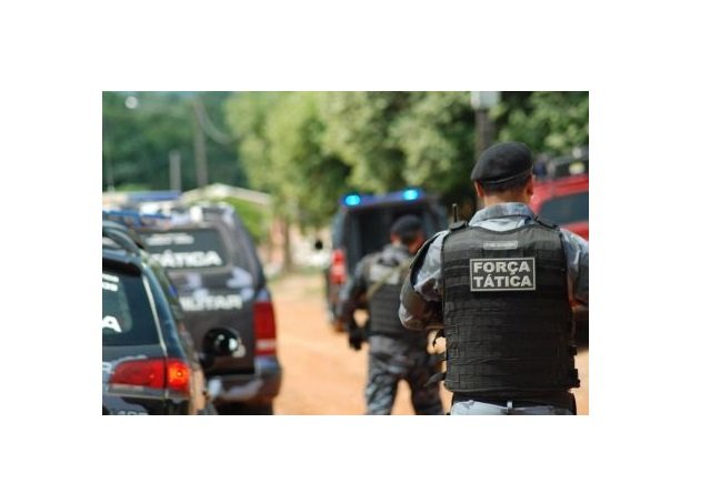 Suspeito de assaltar loja reage e morre em confronto com a PM