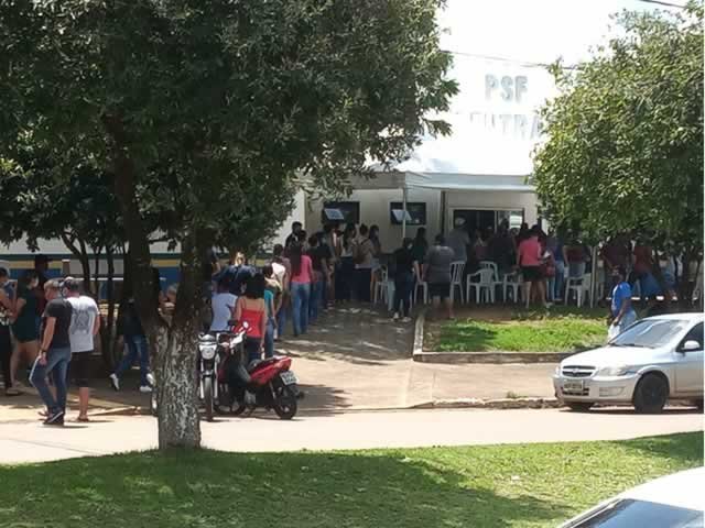 Fila gigantesca e registrada no PSF Central em Colíder, resultado das festividades.